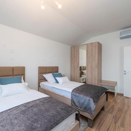 Luxury Apartments - La Vir 5& 6 المظهر الخارجي الصورة